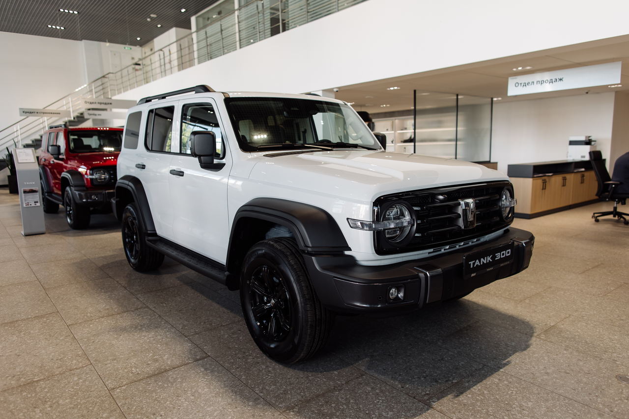 Tank 300 City Adventure 2.0T 4WD 8AT (220 л.с.) PY25 MY22