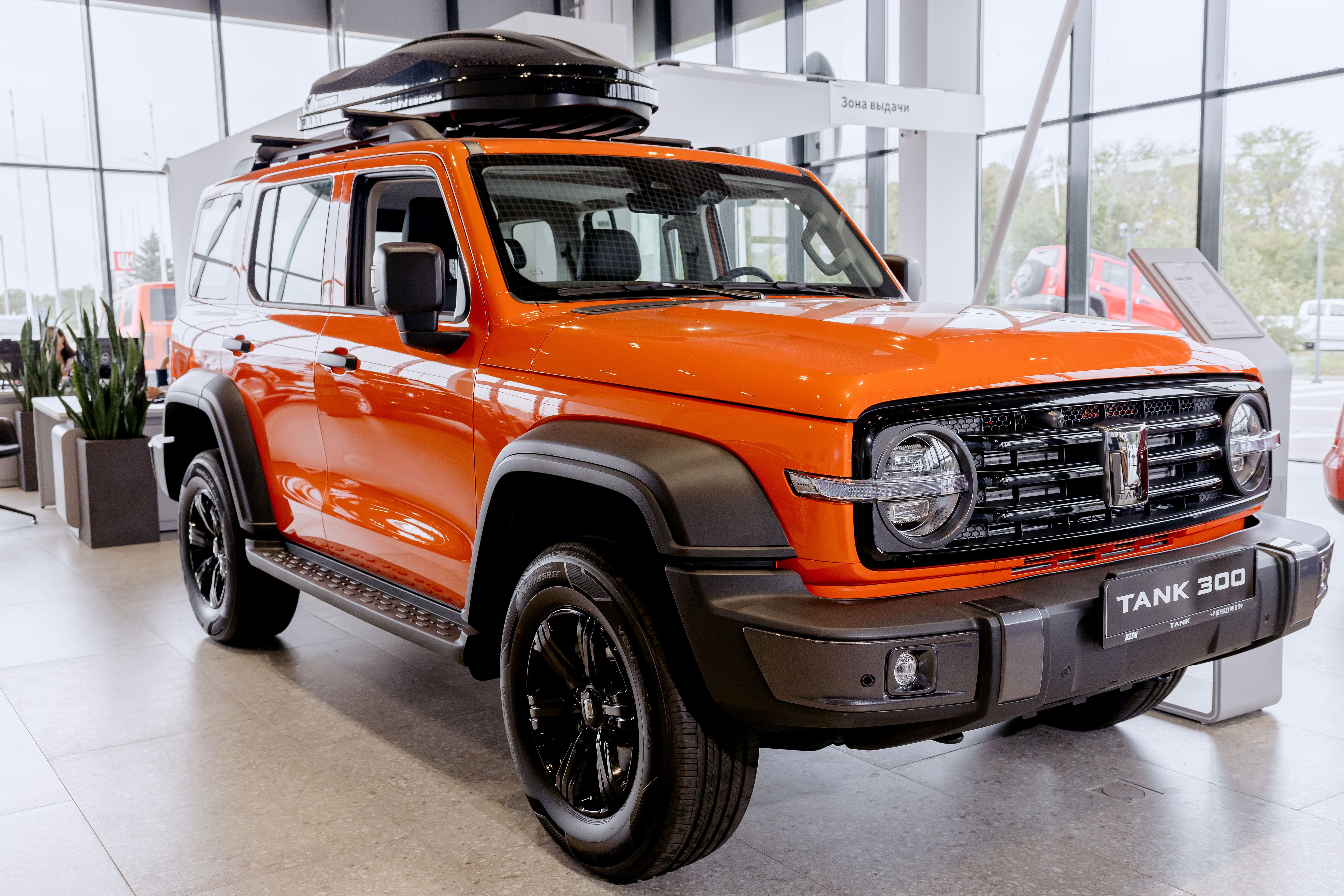 Tank 300 City Adventure 2.0T 4WD 8AT (220 л.с.) PY24 MY22